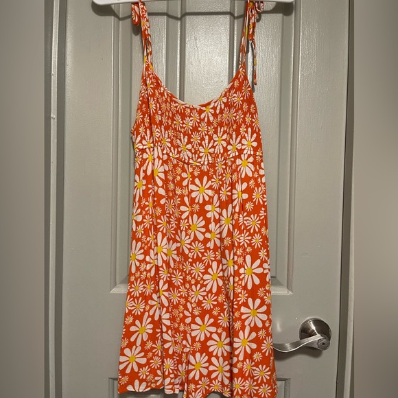 Mae Orange Daisy Floral Romper - Picture 2 of 5